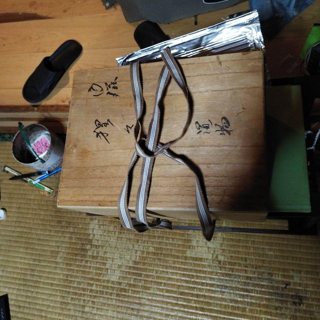 陶器製 寝ている子供の像 壺付き