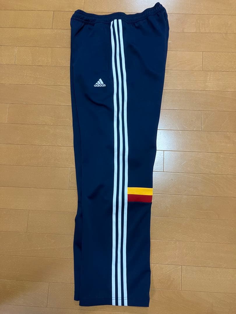 adidasサッカージャージ