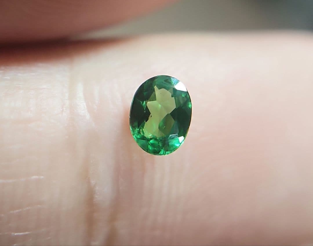 天然グロッシュラーライトガーネット 0.222ct