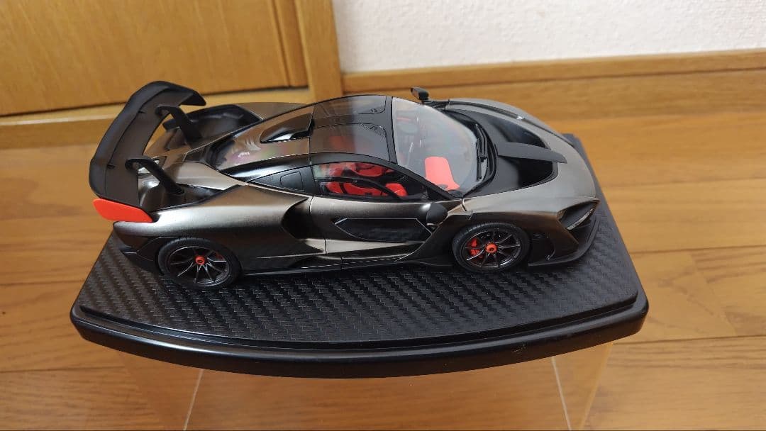 マクラーレン セナ　1/24スケール　プラモデル