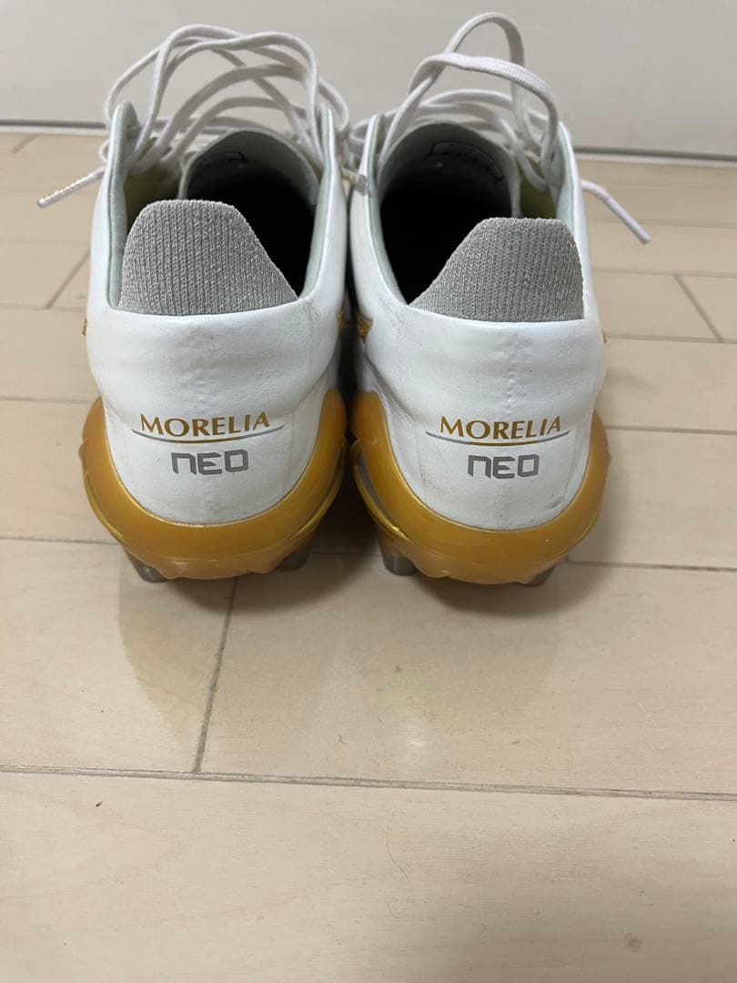 ミズノ　モレリア NEO 4 JAPAN 27cm