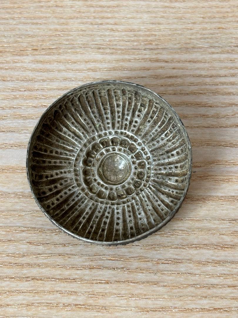 タイ・チェンマイの骨董店で購入した銀製の蓋物