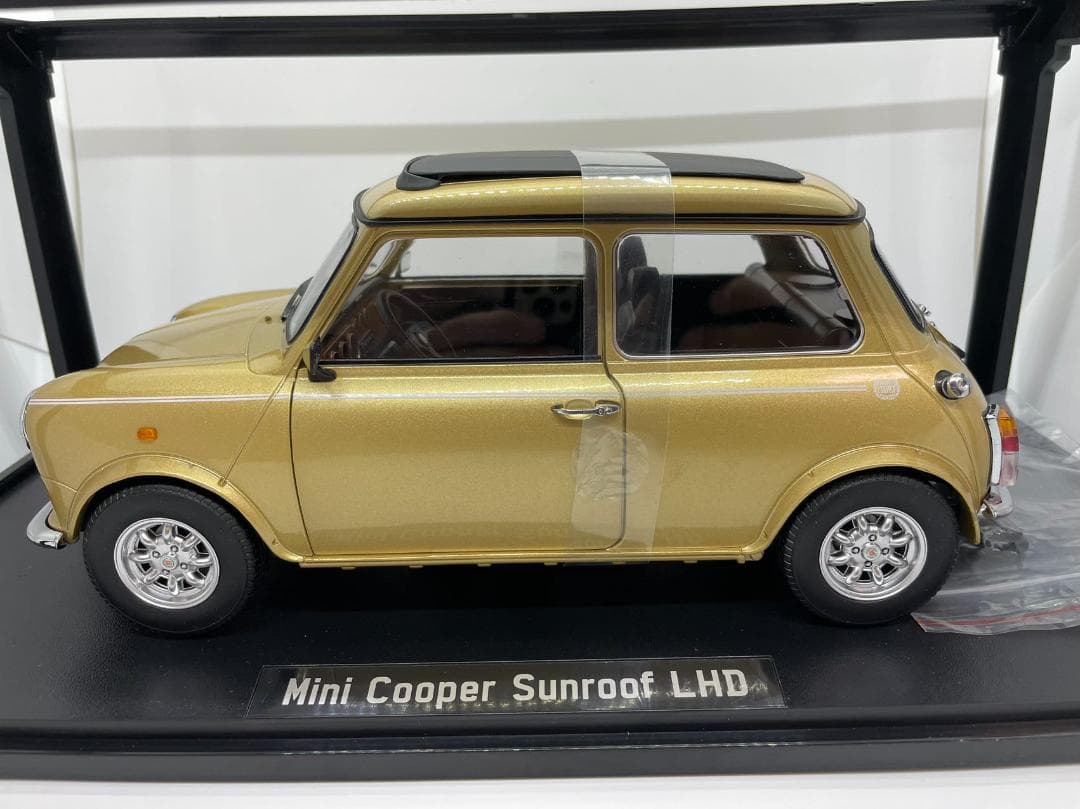 305-040 KK 1/12 ミニ クーパーSunroof LHD