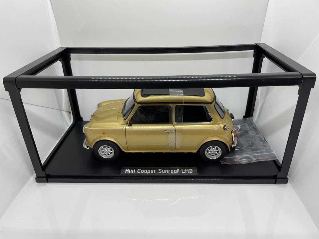 305-040 KK 1/12 ミニ クーパーSunroof LHD