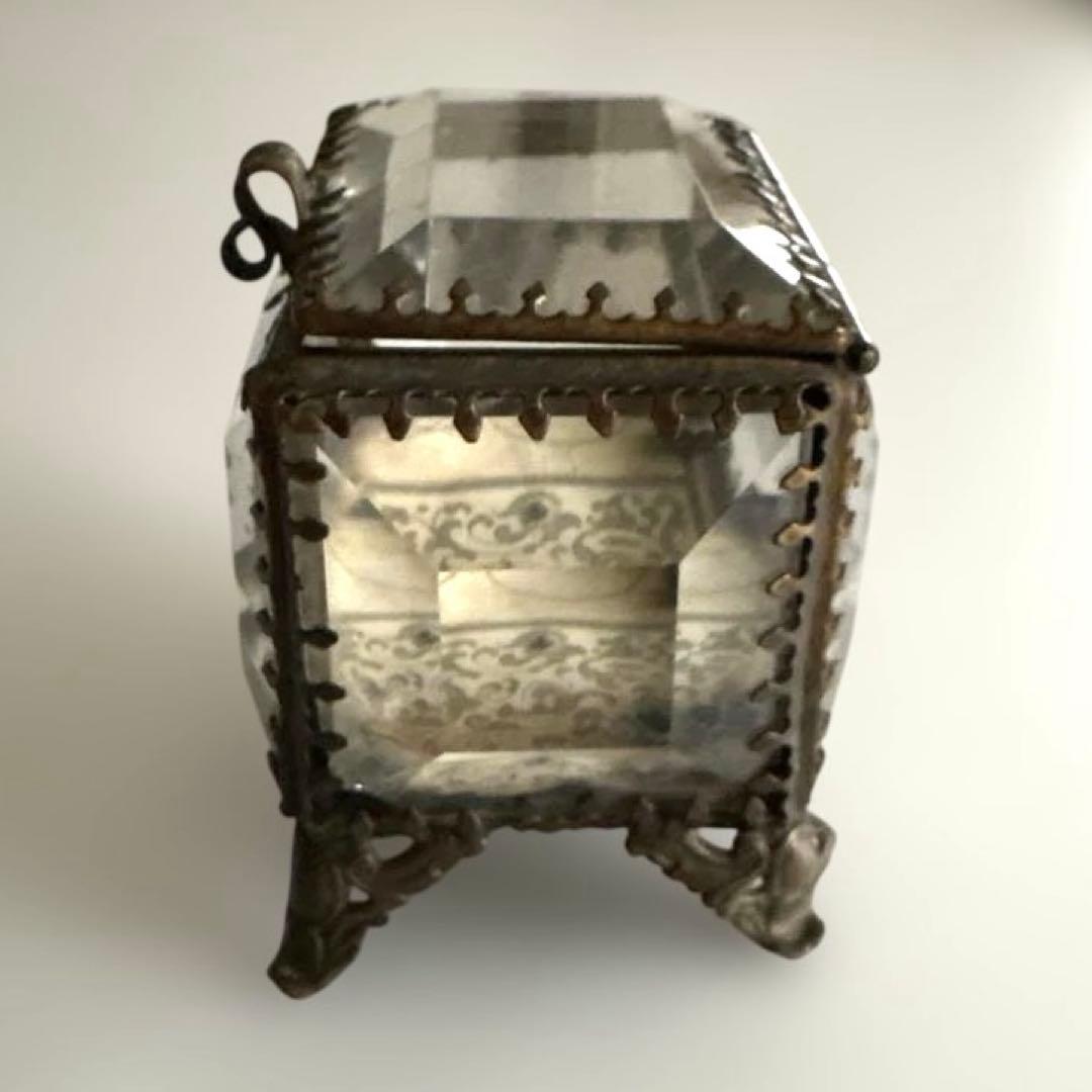 アンティーク　ガラスジュエリーボックス　ベベルドガラス