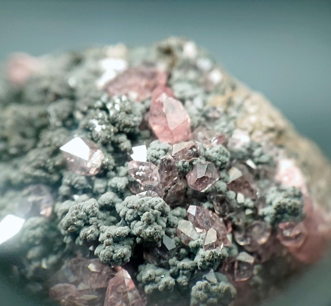 鉱物標本　ロードクロサイト （菱マンガン鉱）