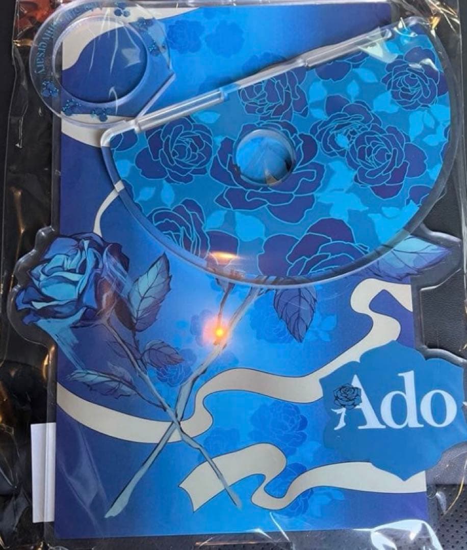 Ado 5th Anniversary ポップアップストア ペンライトスタンド