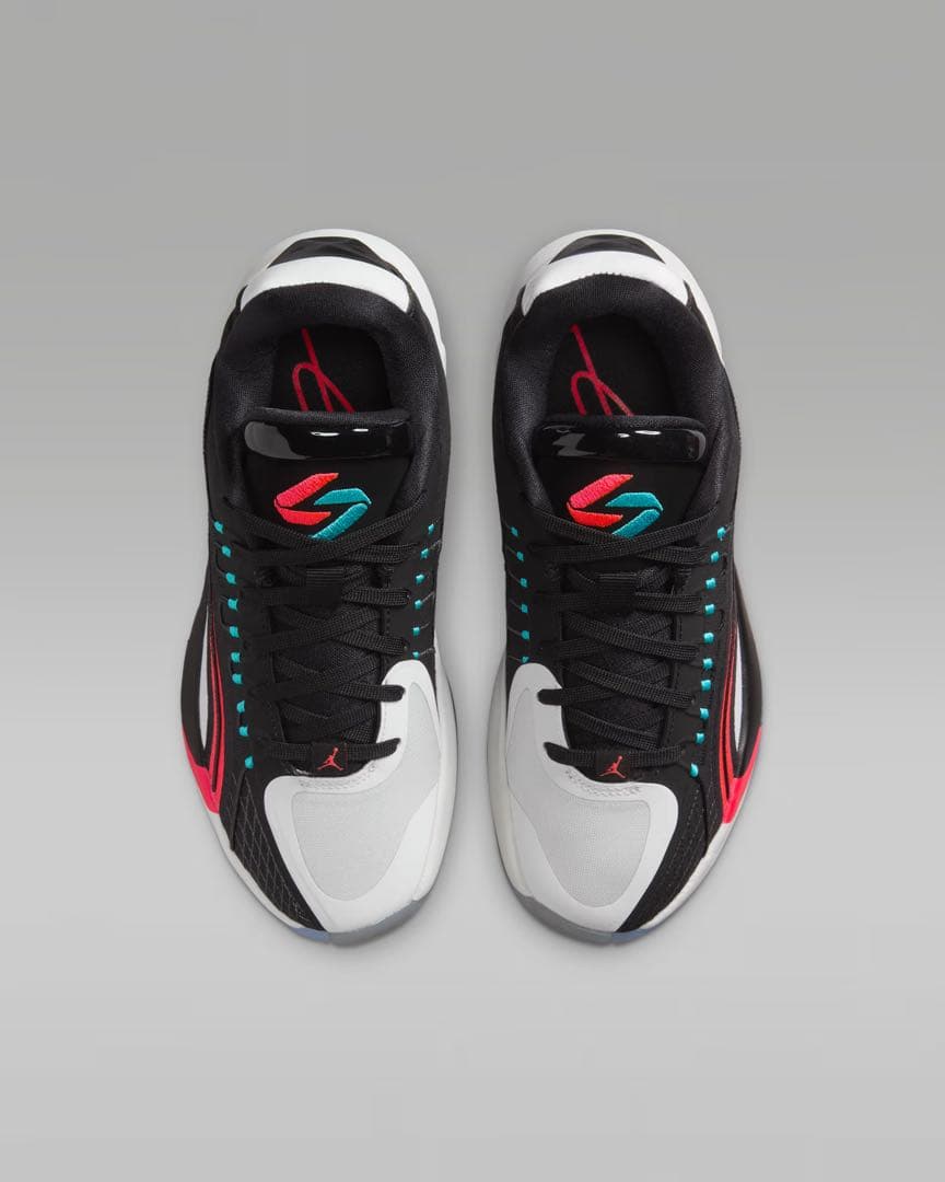 新品　ナイキ　ジョーダンルカ4 GS 25㎝