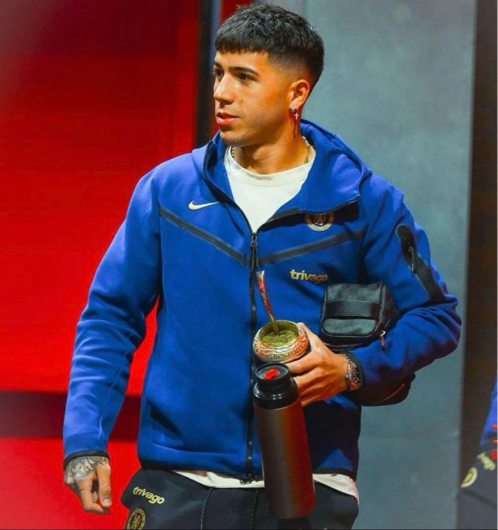 カ*イ様 ナイキ テックフリース チェルシー 上のみ海外限定 胸スポンサー付き