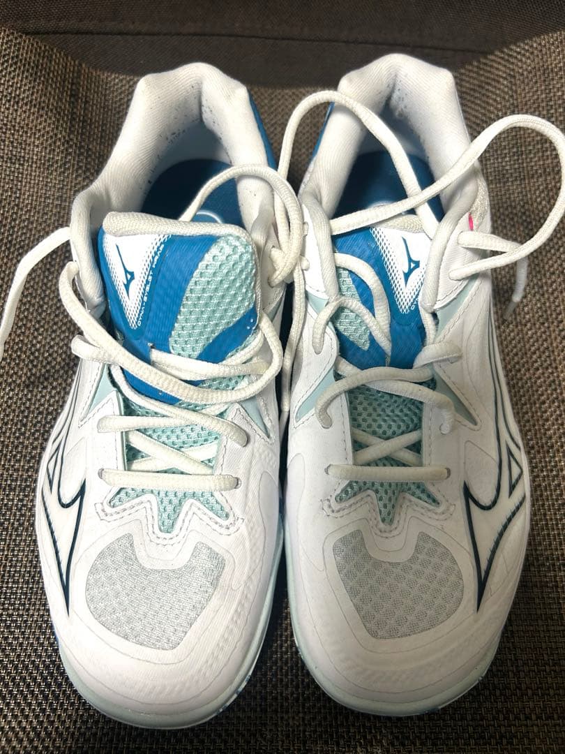 Mizuno バドミントンシューズ 23.5cm ホワイト/ブルー/ピンク