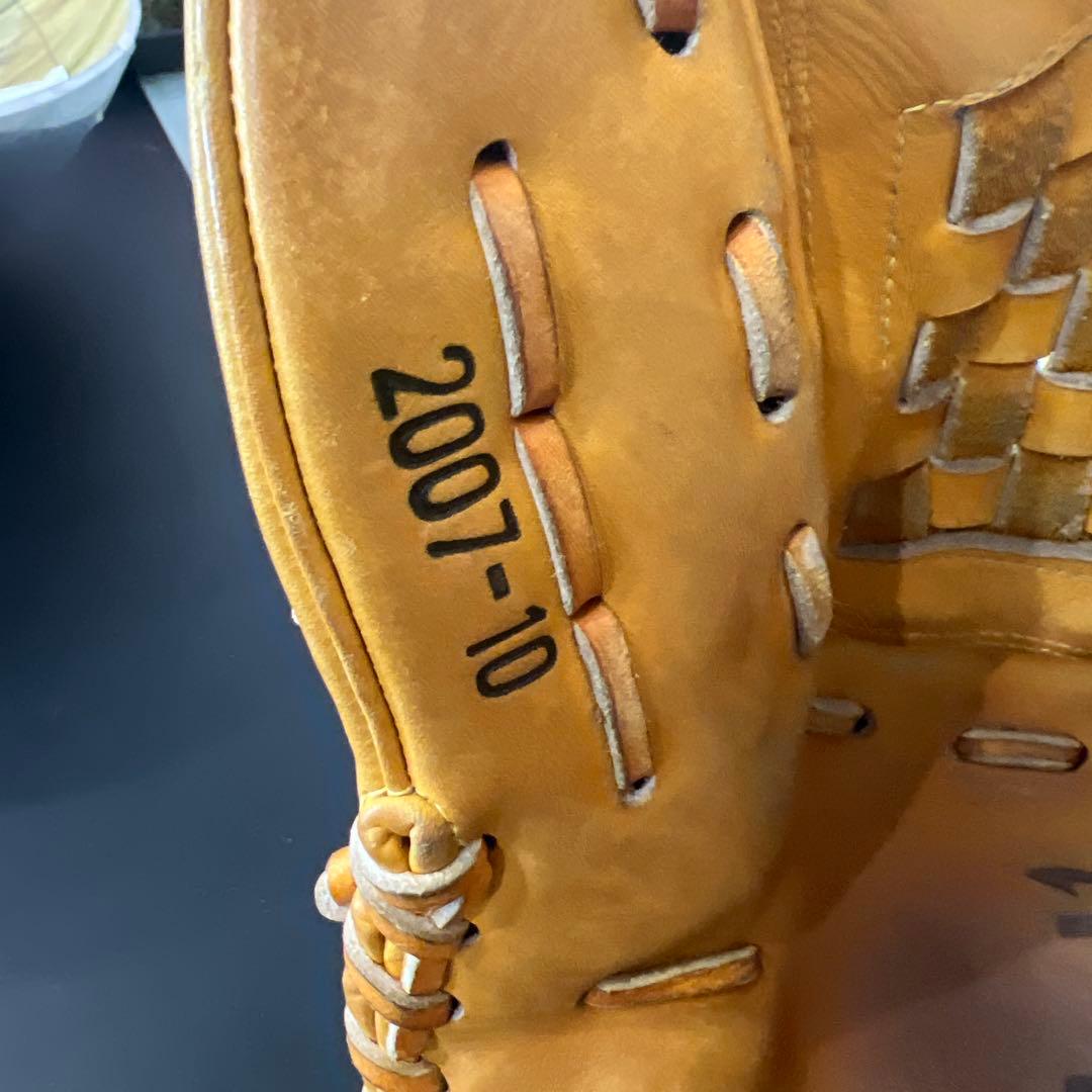 横浜ベイスターズ　秦裕二投手実使用品　ミズノ　ミズノプロ