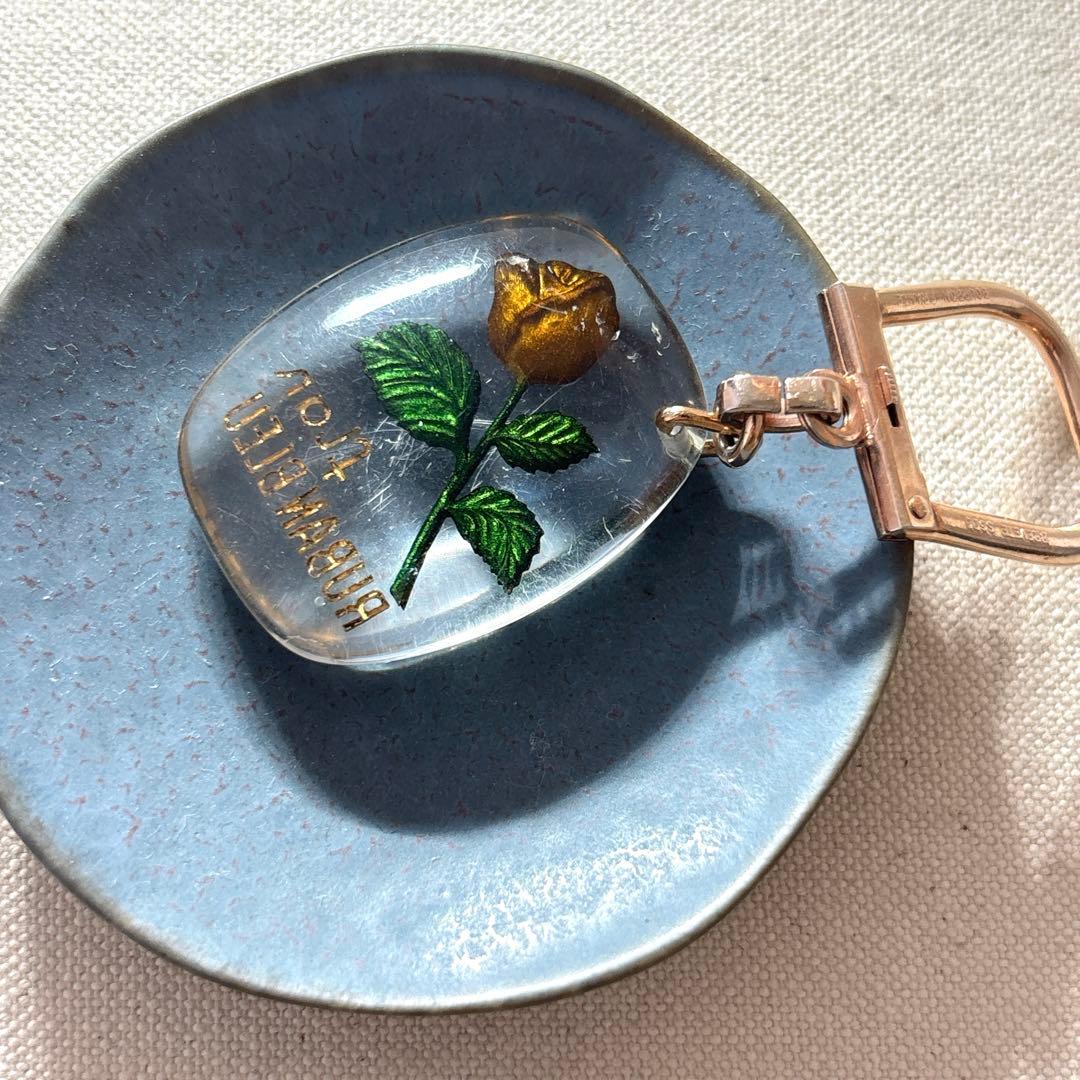 美しい薔薇 フランス ブルボンキーホルダー flan RUBAN レア