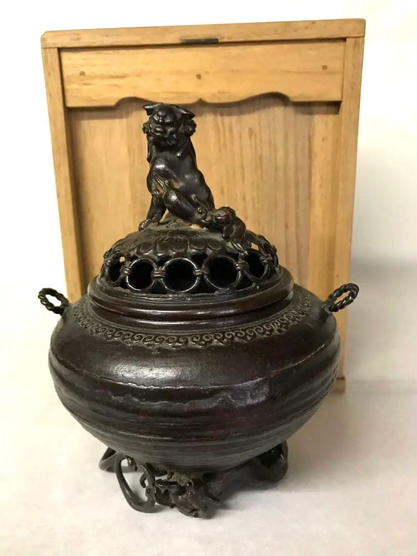 銅製:獅子蓋龍脚香炉