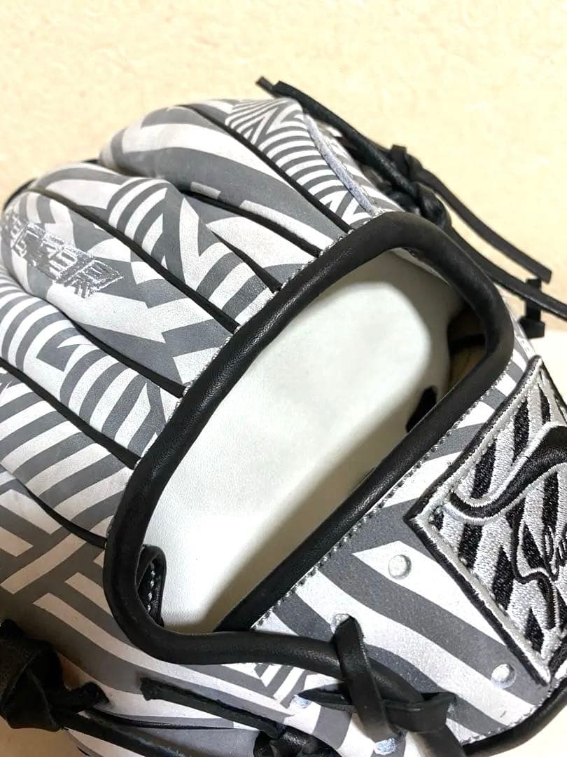 《ダズルカモ》2023限定グラブ【久保田スラッガー】軟式一般用グラブ新品未使用