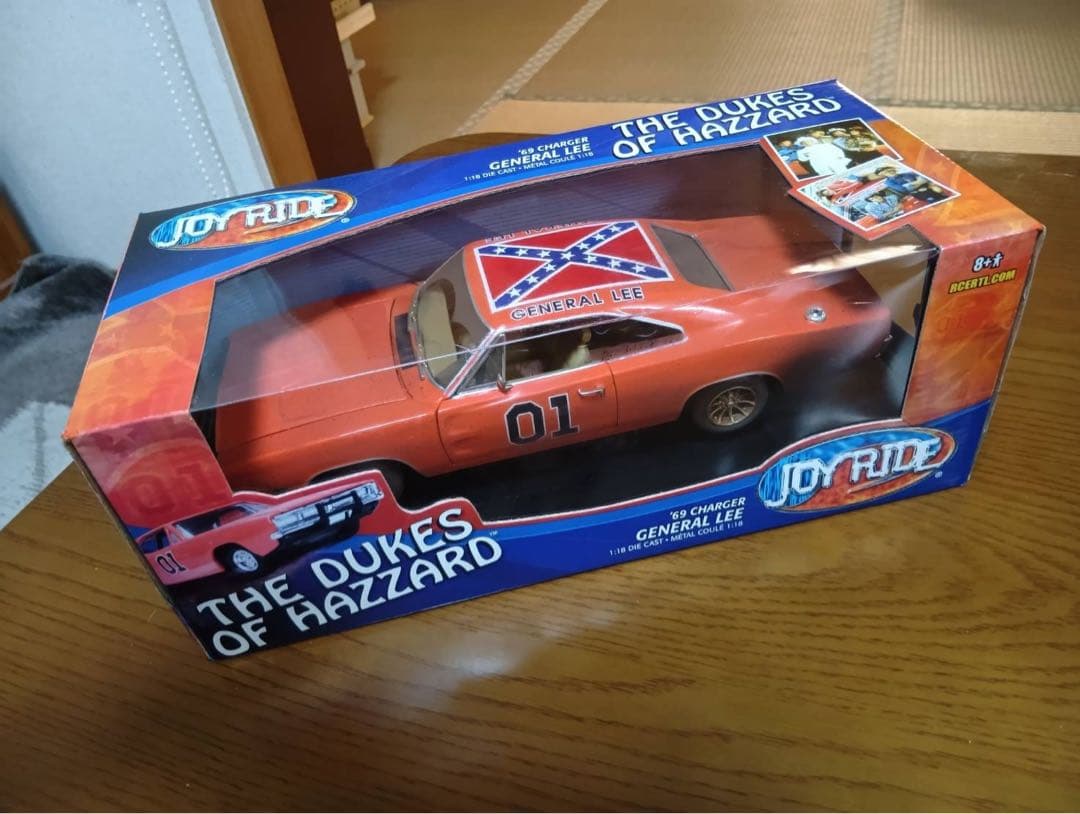 デュークオブハザード　ダッチチャージャー 1969年式　1/18