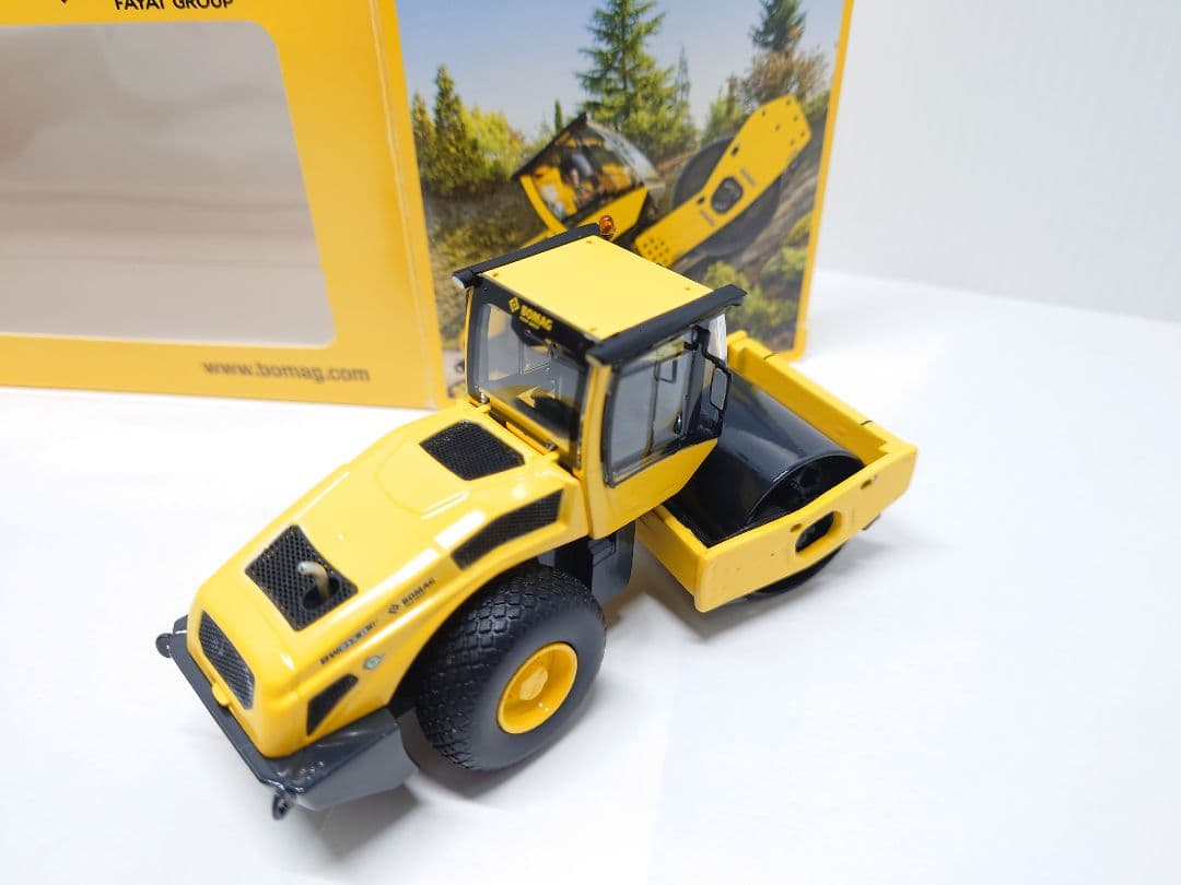 ボーマグ　1/50 ロードローラー　BW213 D-5