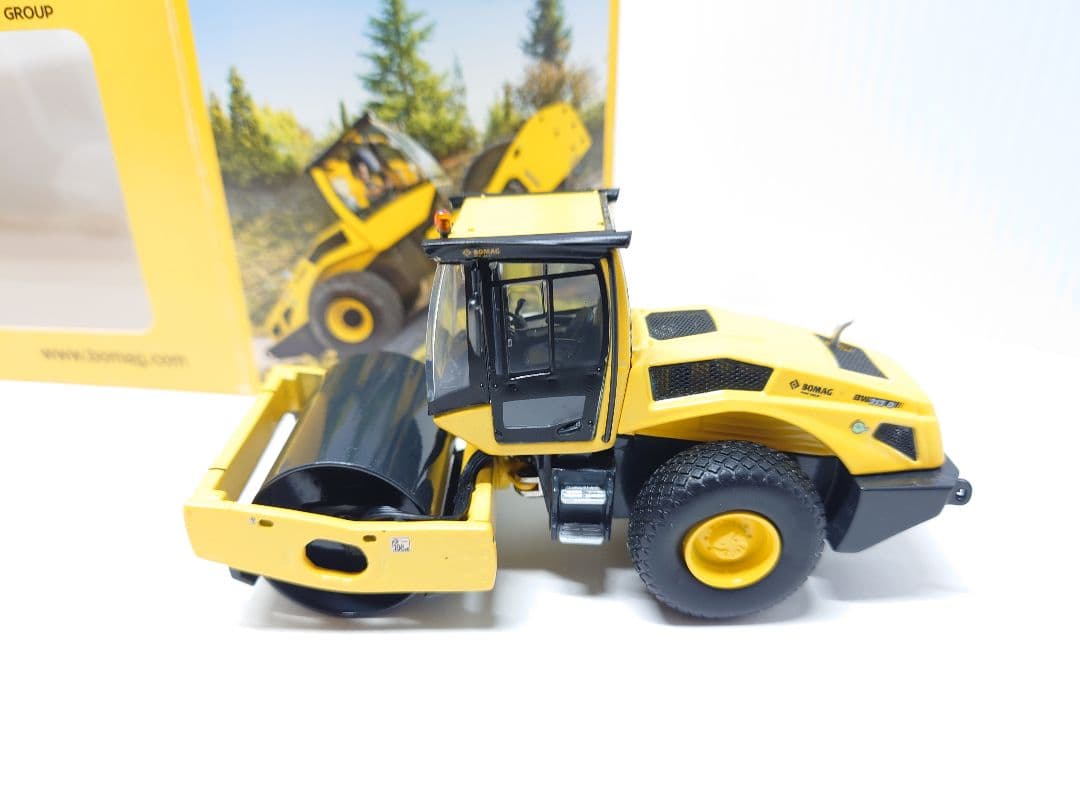 ボーマグ　1/50 ロードローラー　BW213 D-5