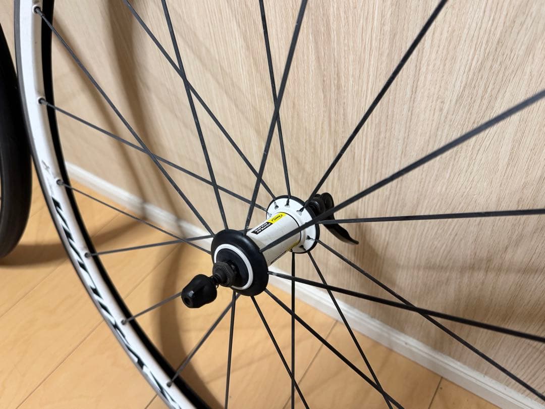 Mavic Ksyrium Equipe 700cホイール　シマノ11速