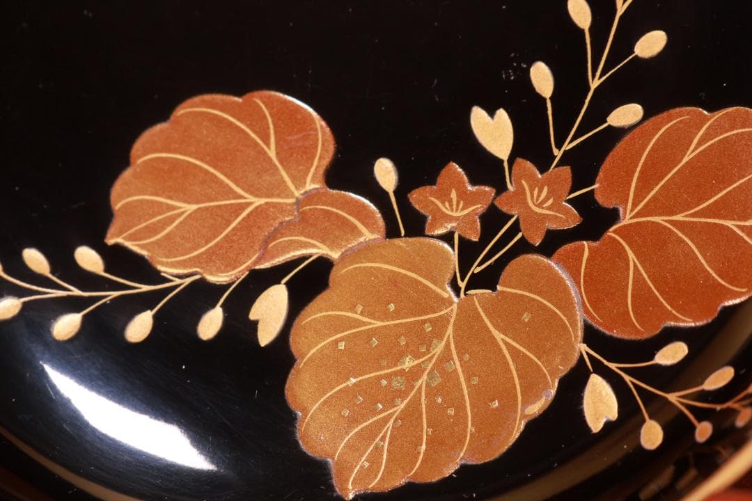 BJ018　輪島塗　布着堅地　盛岡庄五郎 作　縁金 草花金蒔絵椀　二客　木製