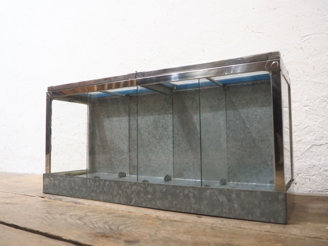 1325 昭和レトロなブリキのガラスケース　飾り棚　駄菓子屋　陳列棚　ビンテージ