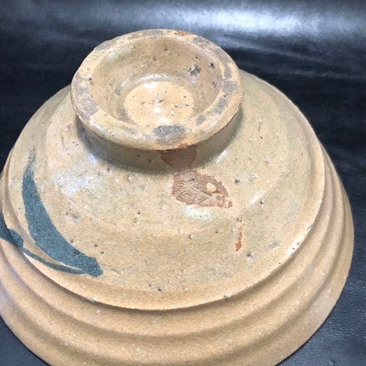 究極の美◼️蔵からかなり古そうな見事な雰囲気の抹茶茶碗が出て来ました。茶道具