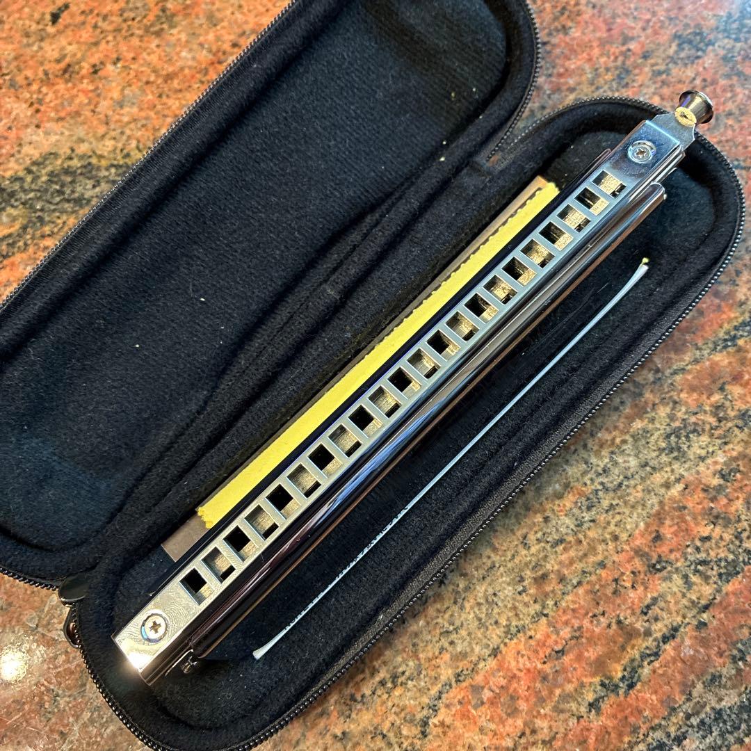 トンボユニカクロマテックハーモニカ 22穴・ケース付き　C調