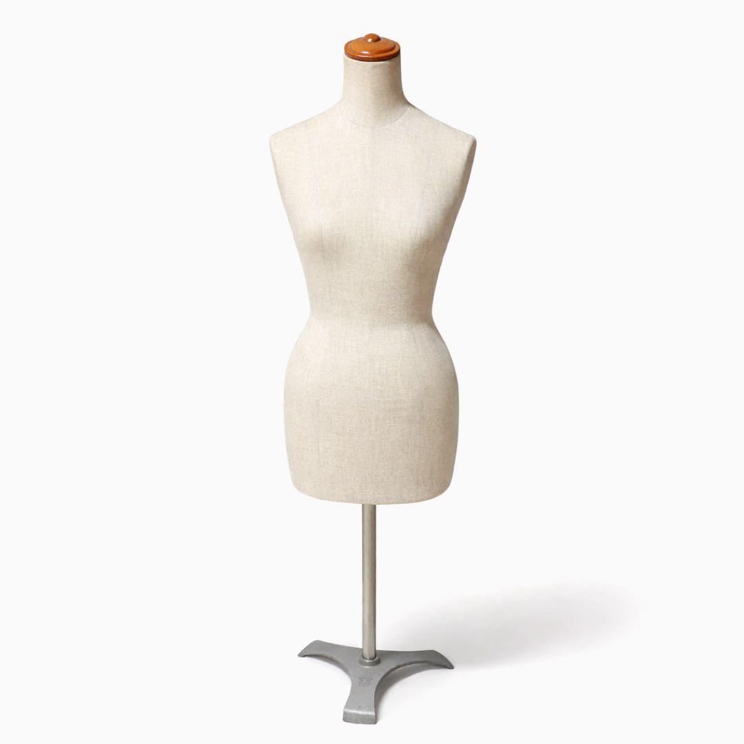 ベージュマネキン シンプルデザイン