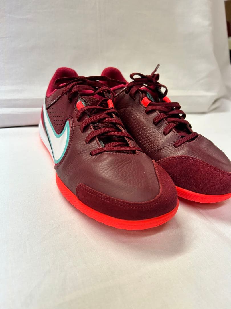 ☆【美品】NIKE TIEMPO フットサルシューズ サイズ 25.5cm