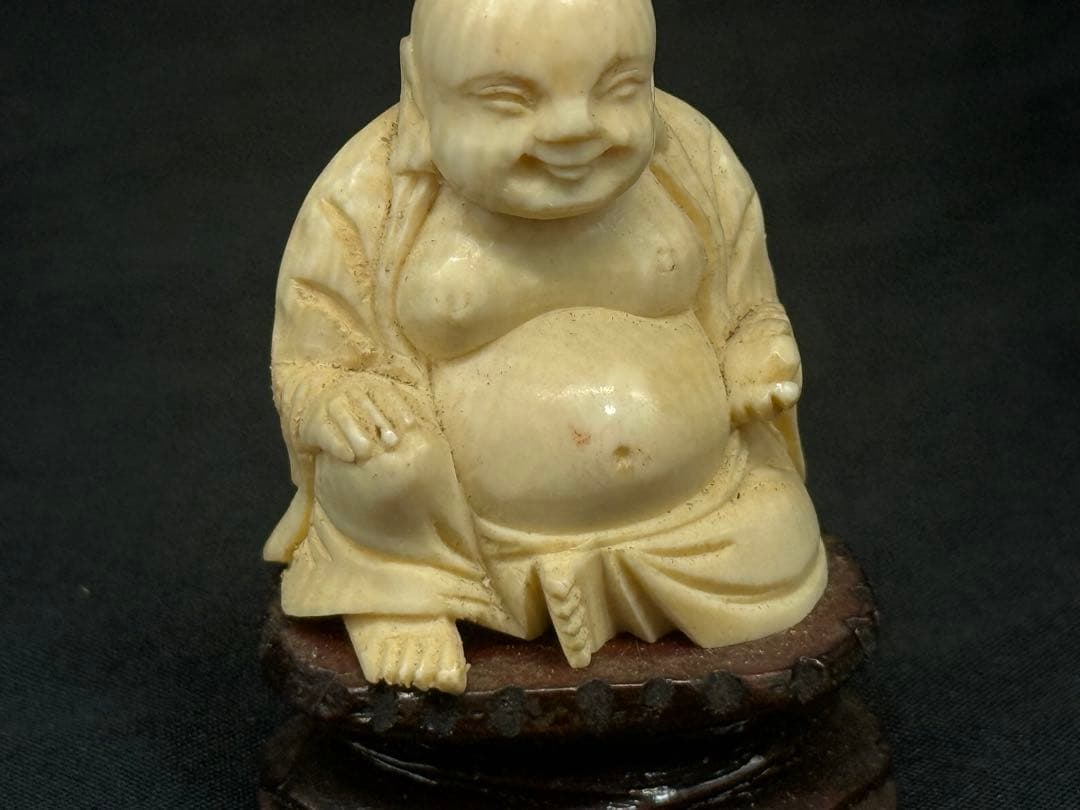 極上　中国　彌勒 台付　重さ約28g 送料込み251027