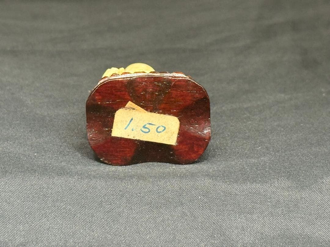 極上　中国　彌勒 台付　重さ約28g 送料込み251027