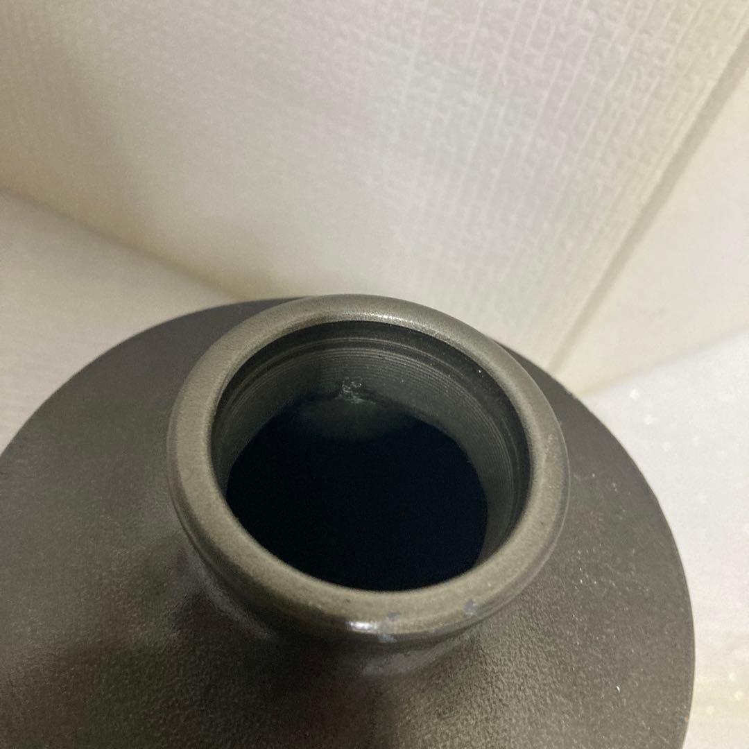 バラ模様のグレー陶器花瓶鈴製