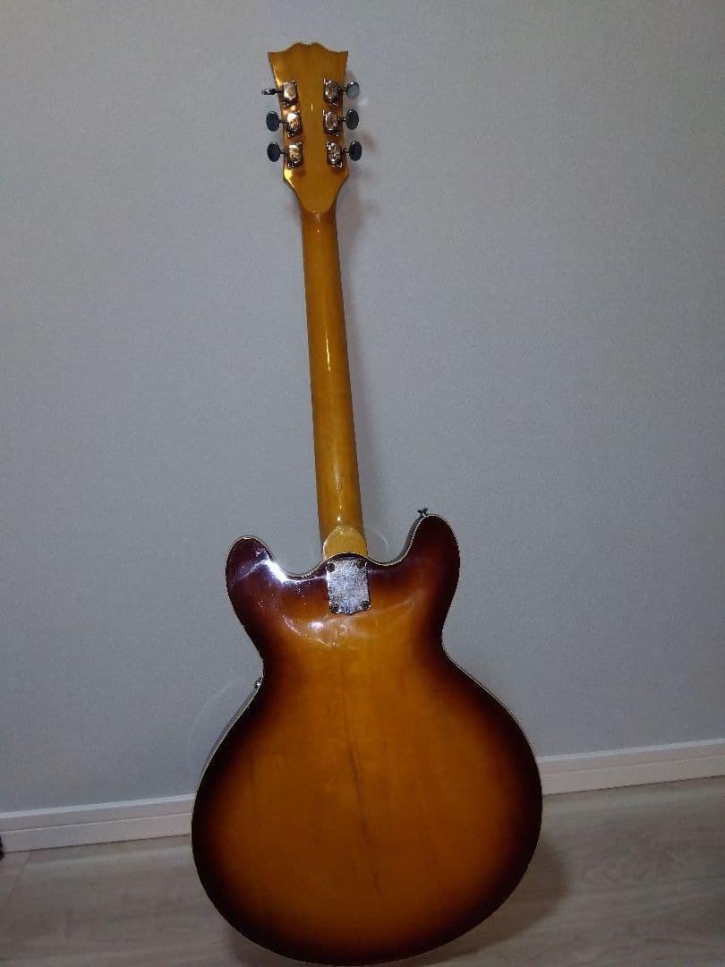 Mosrite エレキギター セミアコ サンバースト