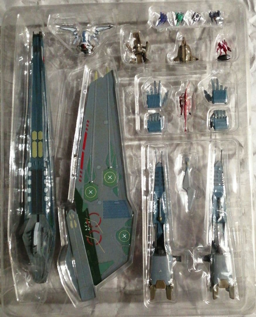 DX超合金GE-48 SMS可変攻撃宇宙空母　マクロスクォーター