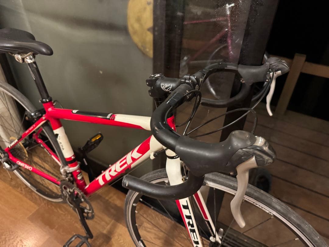 【埼玉】TREK ロードバイク 700c レッド/ホワイト
