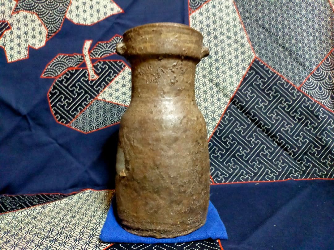 備前焼　各見政峯作　窯変花入れ