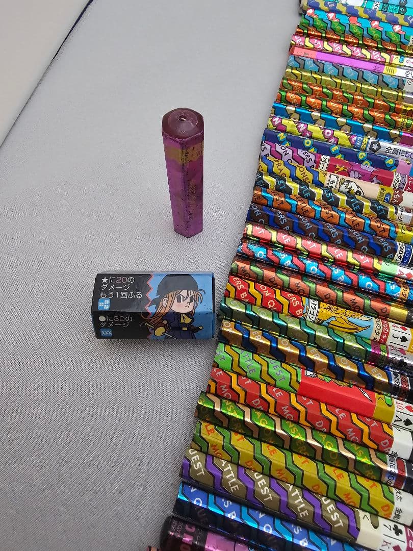 ドラゴンクエスト　バトル鉛筆76本セット&消しゴム１つ、キャンプ1本