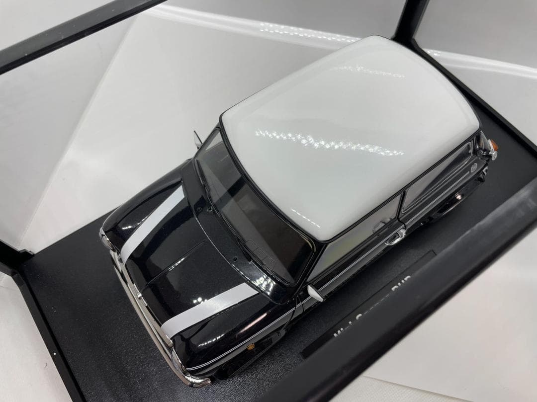 305-039 KK 1/12 ミニ クーパー RHD ブラック×ホワイト