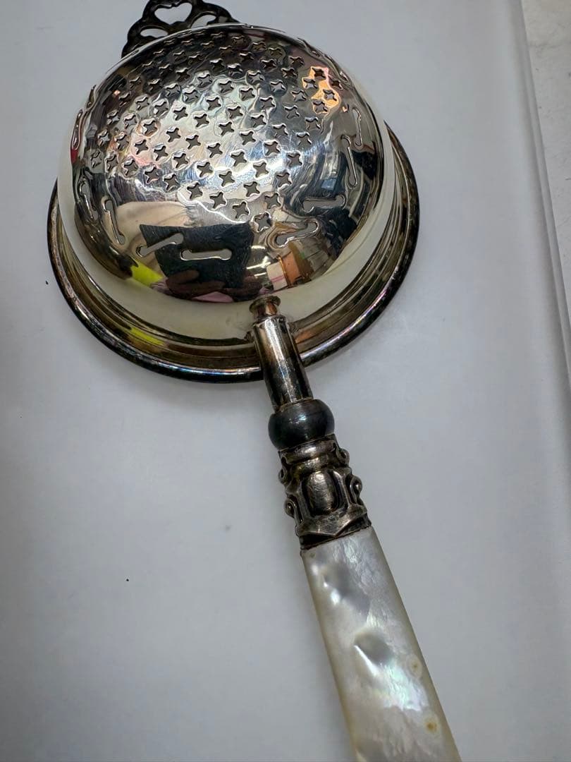 銀製ストレーナー 真珠母貝ハンドル・107g・中古品