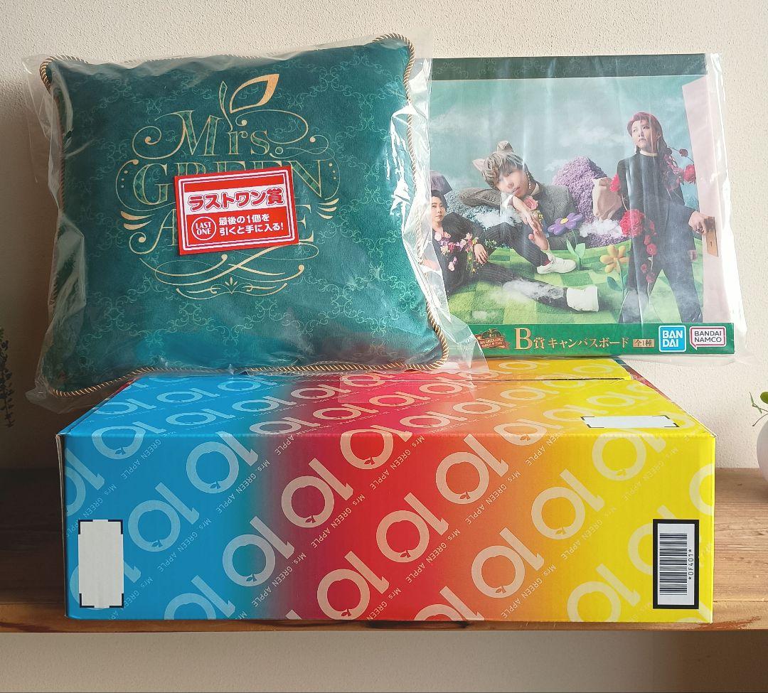Mrs.GREEN APPLEミセス一番くじ　クッション＆ボードセット