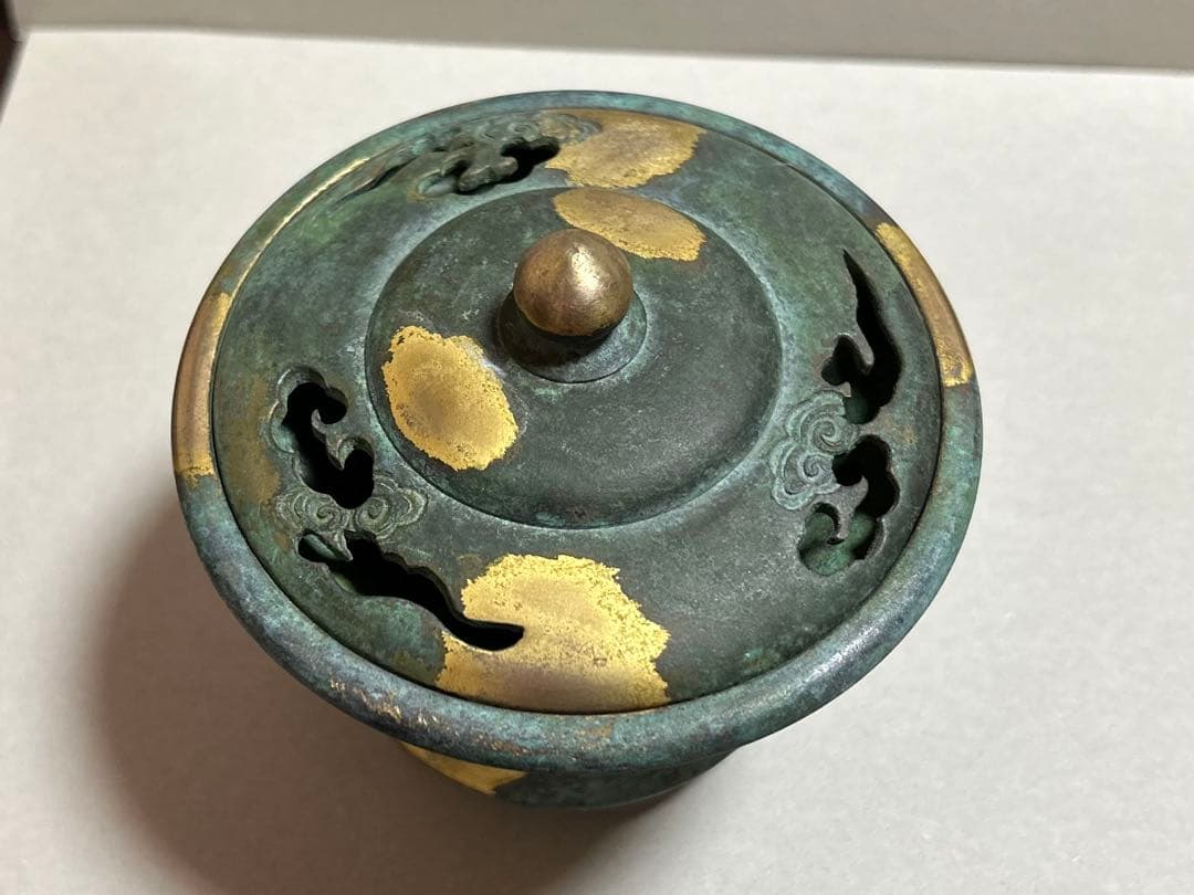 四代　秦蔵六　塗金銅香炉『瑞雲』