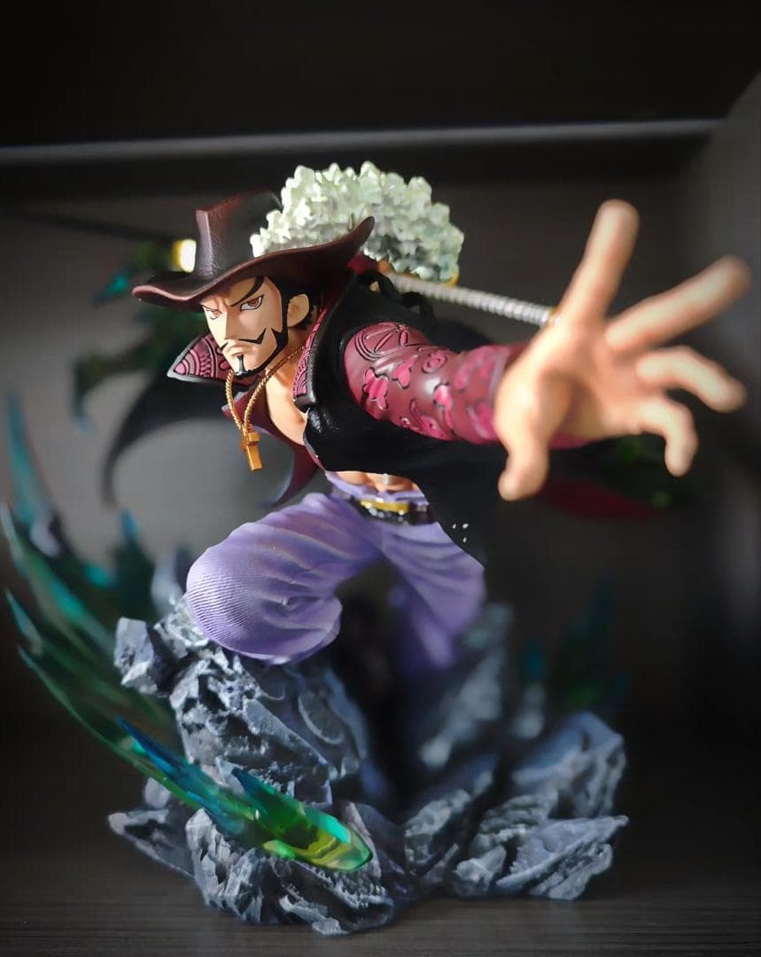 ワンピース 王下七武海 鹰目 ジュラキュール·ミホーク 彫刻フィギュア