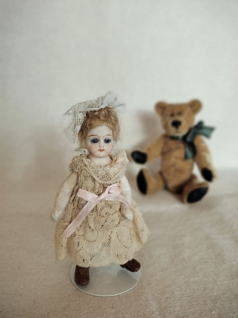 ③アンティーク　ミニョネット　ビスクドール