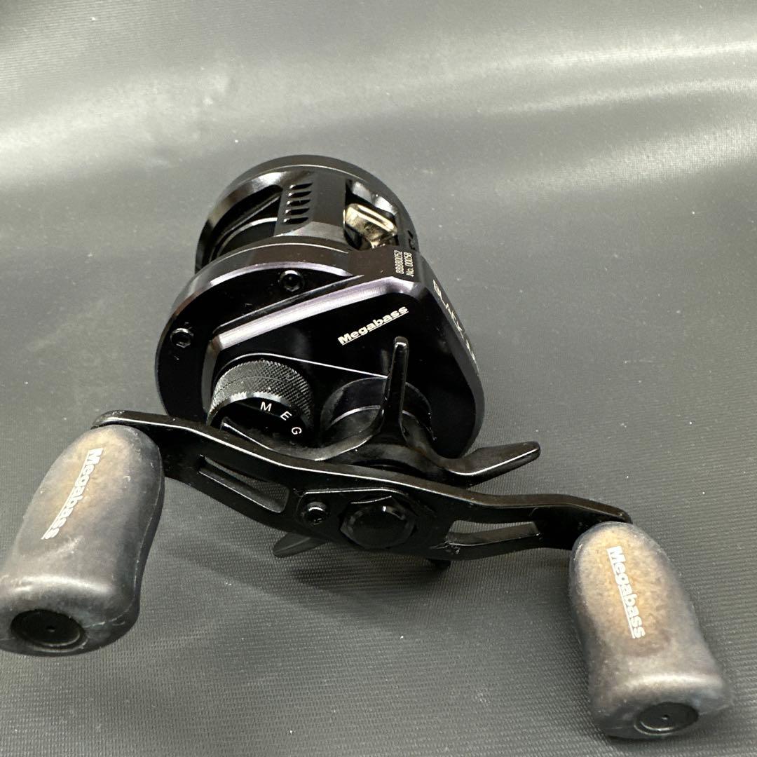 希少廃盤品　メガバスブラックジャングル右巻き