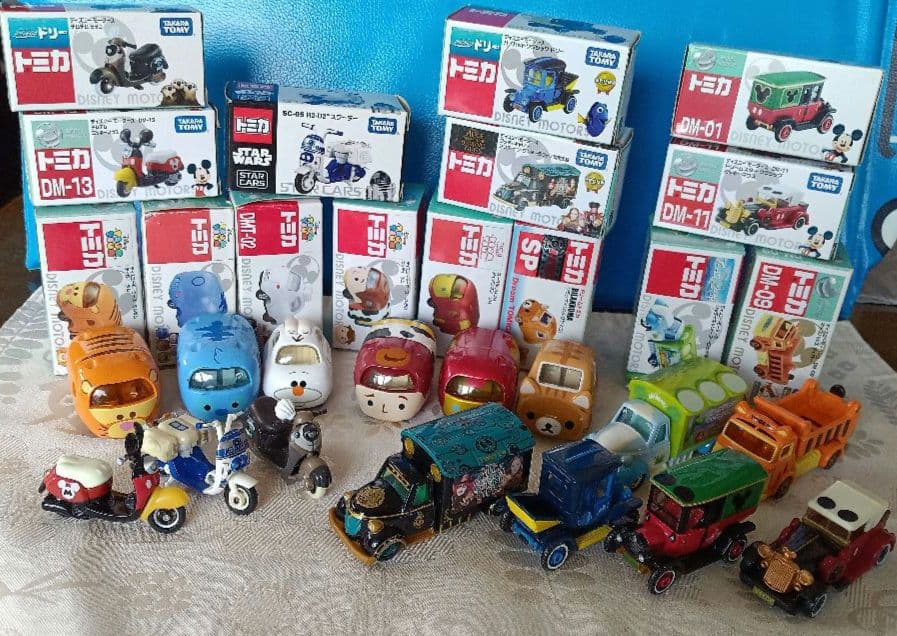 ディズニー ミニカーセット トミカ　まとめ売り　15台　中古　箱あり