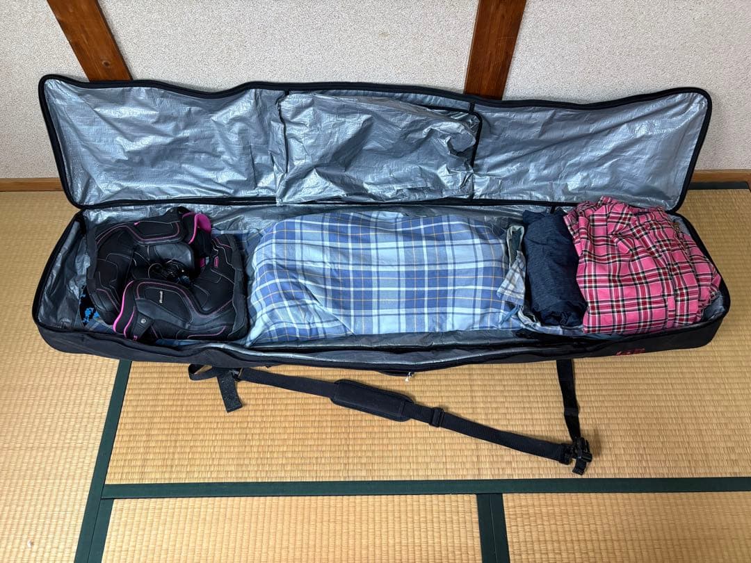 スノーボードバッグとウエアセット
