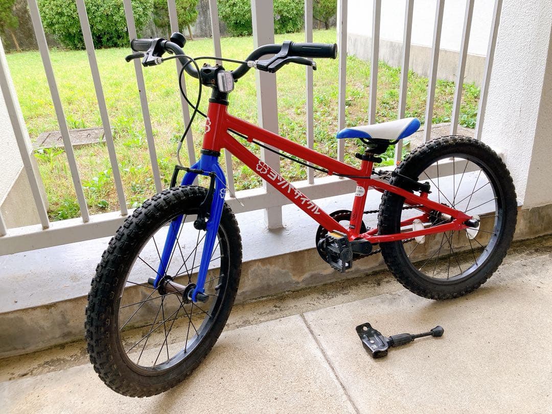 ヨツバサイクル　18インチ　ヒーローレッド