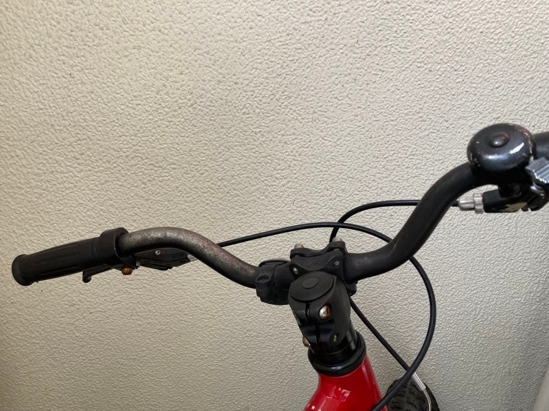 ヨツバサイクル　18インチ　ヒーローレッド