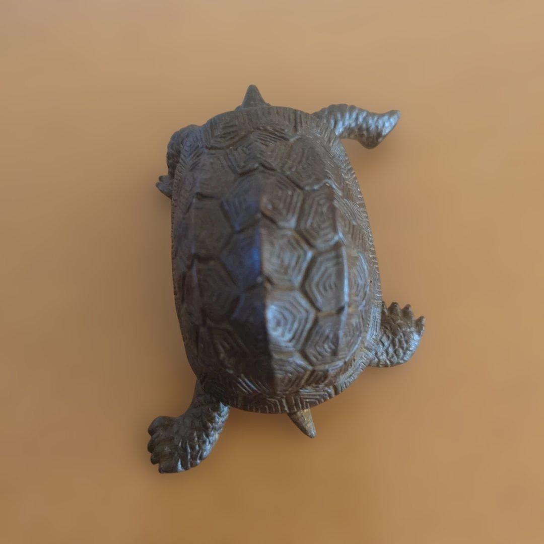 銅製　亀在　銘