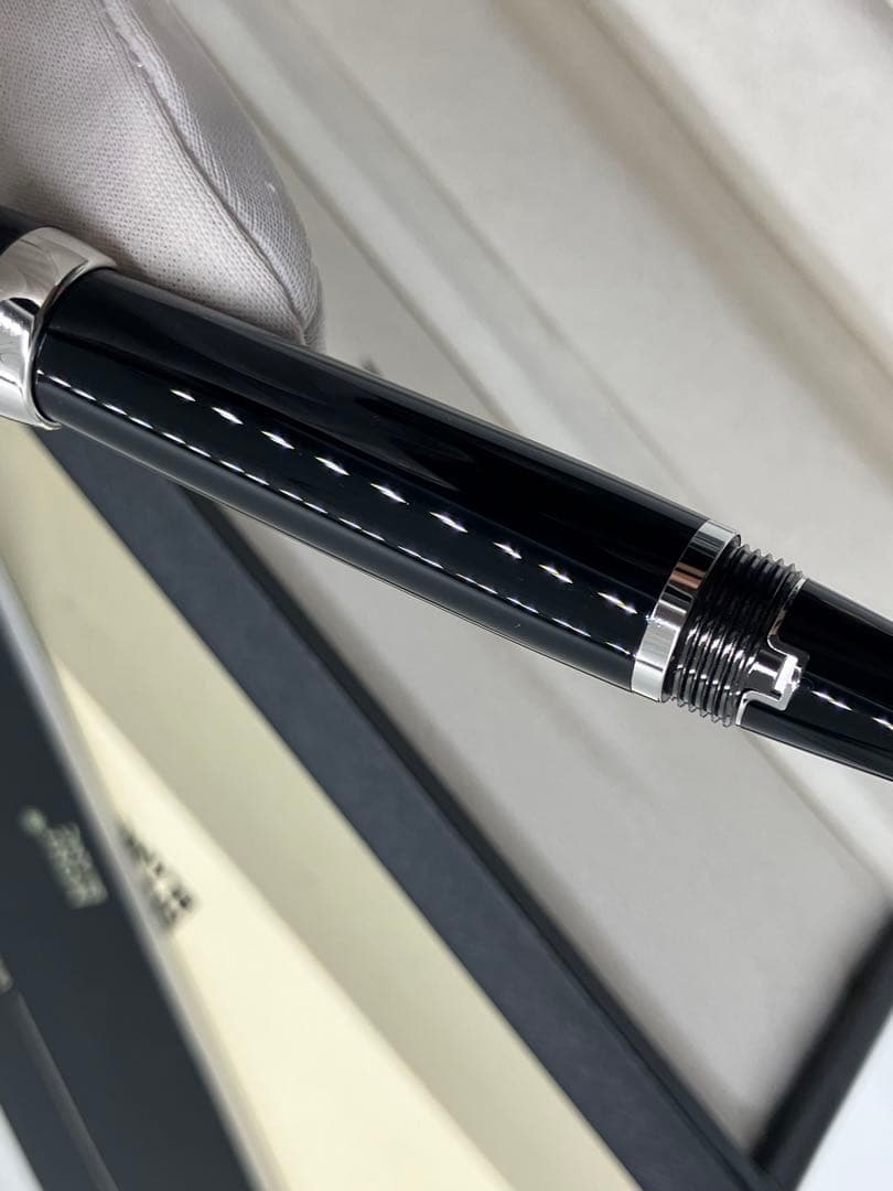 【未使用品】モンブラン ボエム 万年筆 ペン先14K ブラック シルバー