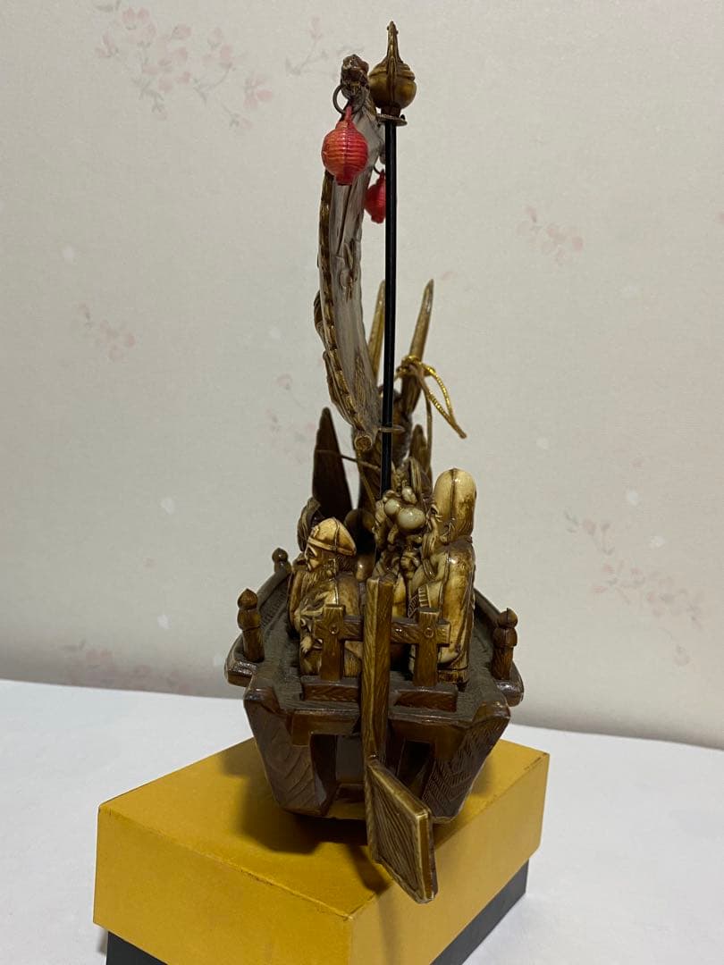 ♦セルロイド製 細密 龍に七福神宝船縁起物 置物飾り 富士山 鶴に亀 骨董品